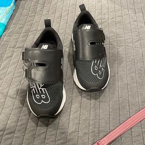 New Balance sneakers boys 4.5